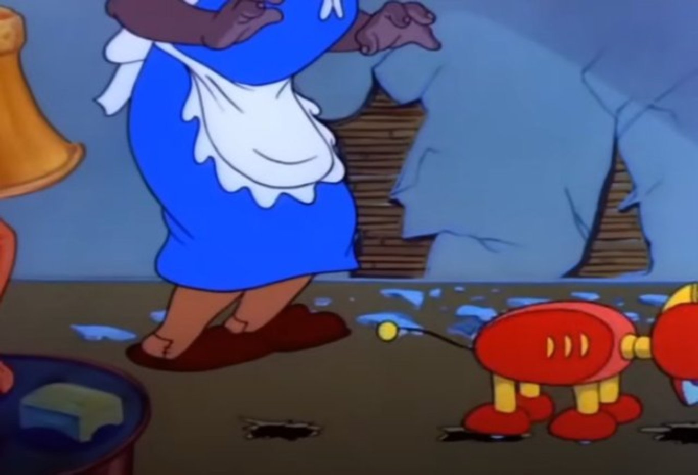 Bir gizem daha çözüldü! İşte sadece kırmızı terlikleriyle tanıdığımız kadının yüzü