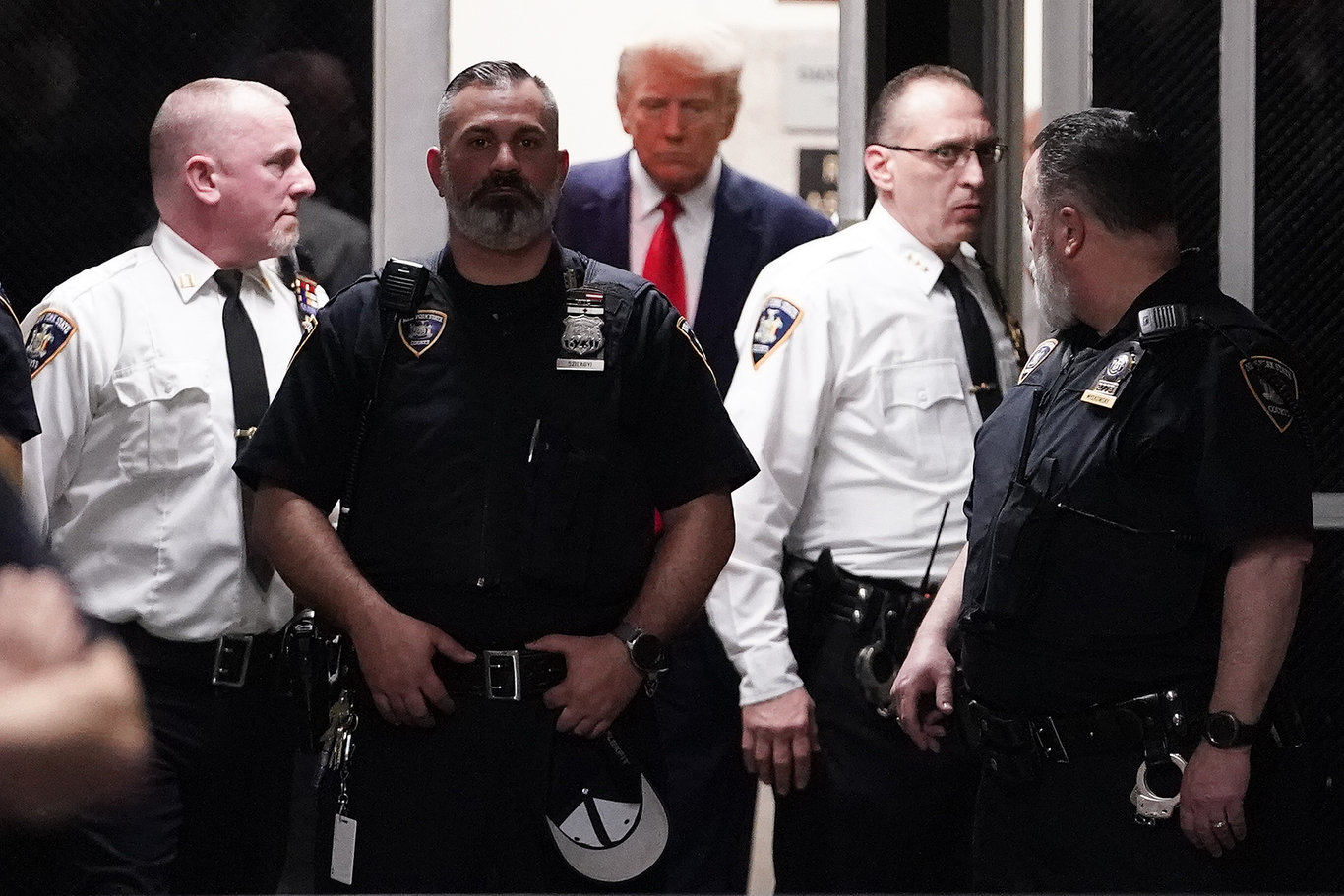 Eski ABD Başkanı Donald Trump hakim karşısına çıktı: Tarihi davada neler yaşandı? Donald Trump olayı nedir, tutuklandı mı?