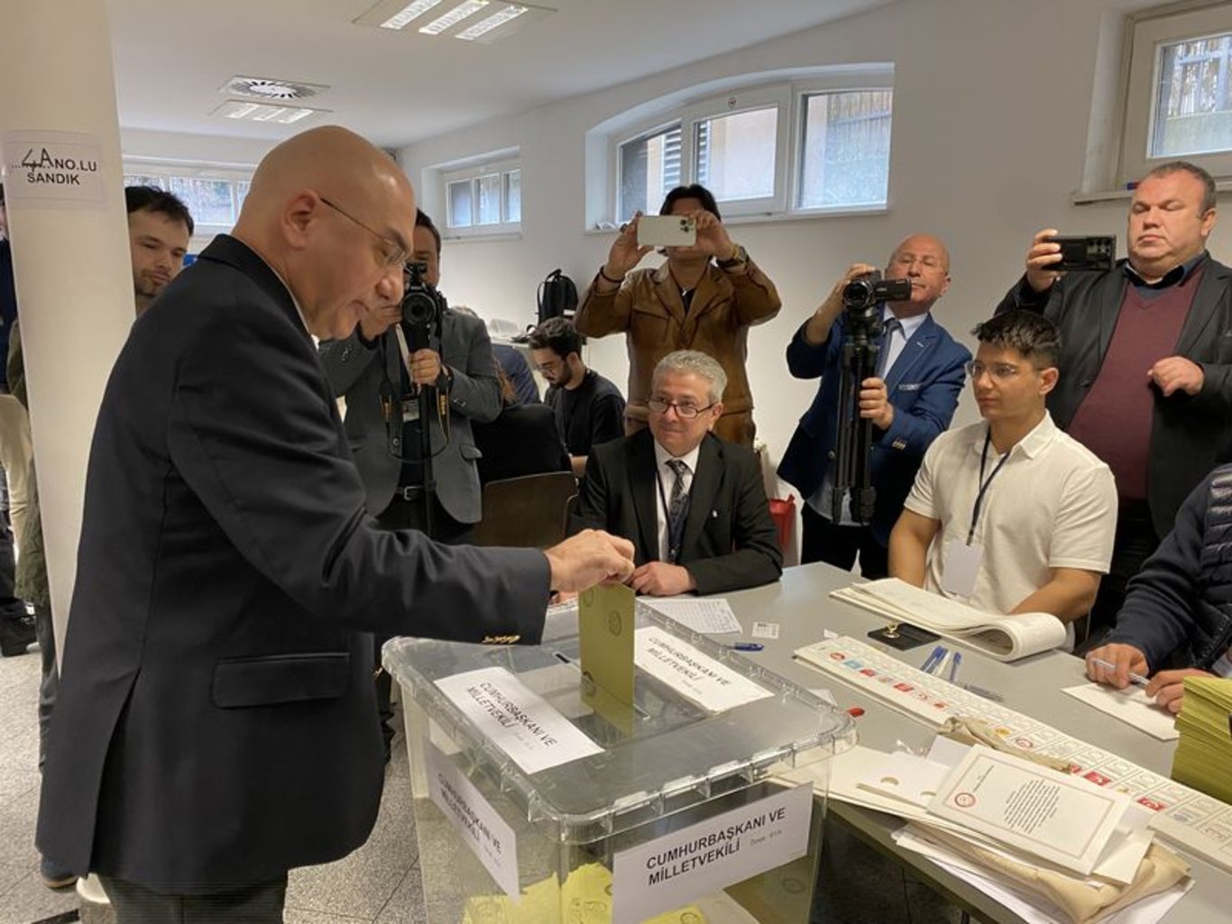 Türkiye'deki seçimler için yurt dışında oy verme işlemi başladı