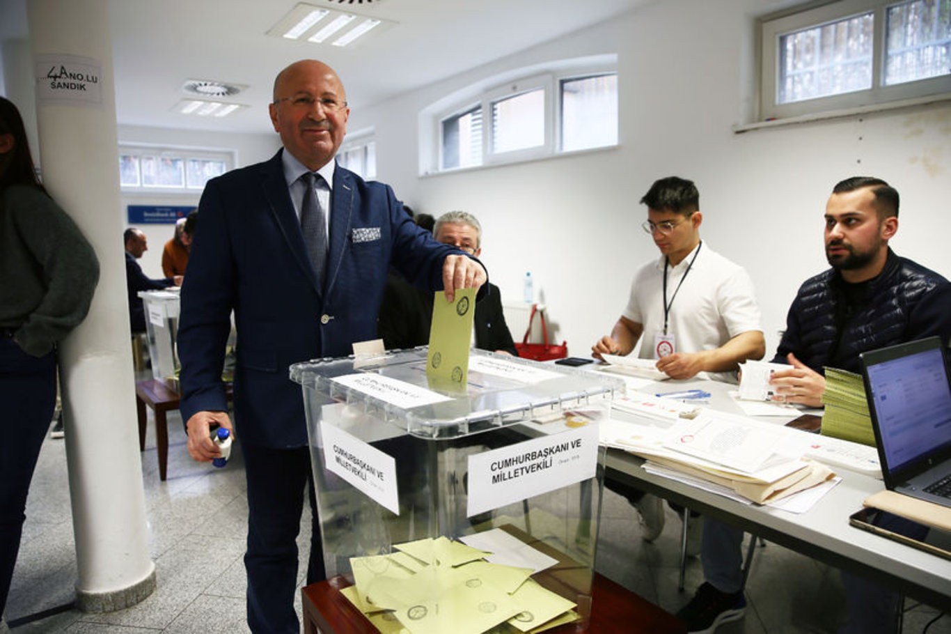 Türkiye'deki seçimler için yurt dışında oy verme işlemi başladı