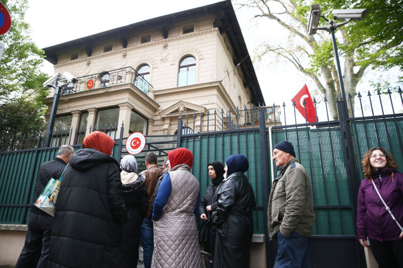 Türkiye'deki seçimler için yurt dışında oy verme işlemi başladı