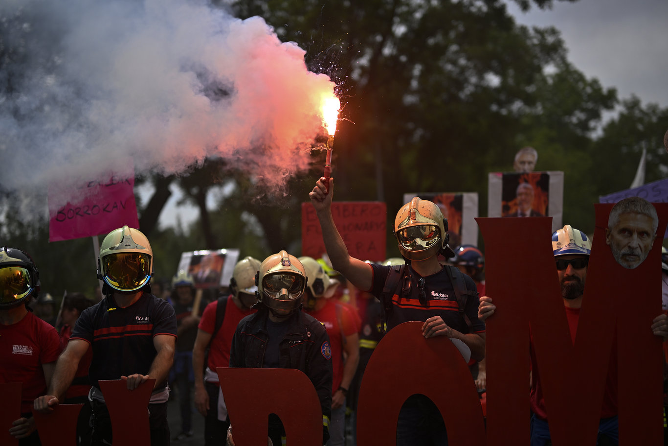 İspanya'da 2022 orman yangınlarının en kötü yılı oldu: İtfaiyeciler protesto ayaklandı!