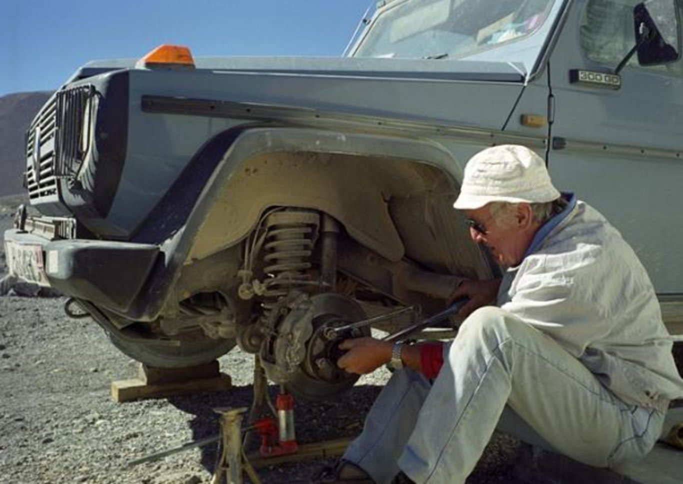 24 yıl süren dünya turunda 215 ülke gezerek Dünya turu yaptılar! Gunthe Holtorf ve Otto