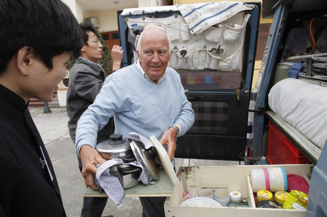 24 yıl süren dünya turunda 215 ülke gezerek Dünya turu yaptılar! Gunthe Holtorf ve Otto