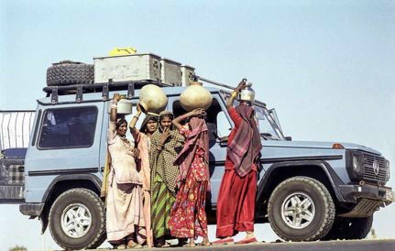 24 yıl süren dünya turunda 215 ülke gezerek Dünya turu yaptılar! Gunthe Holtorf ve Otto