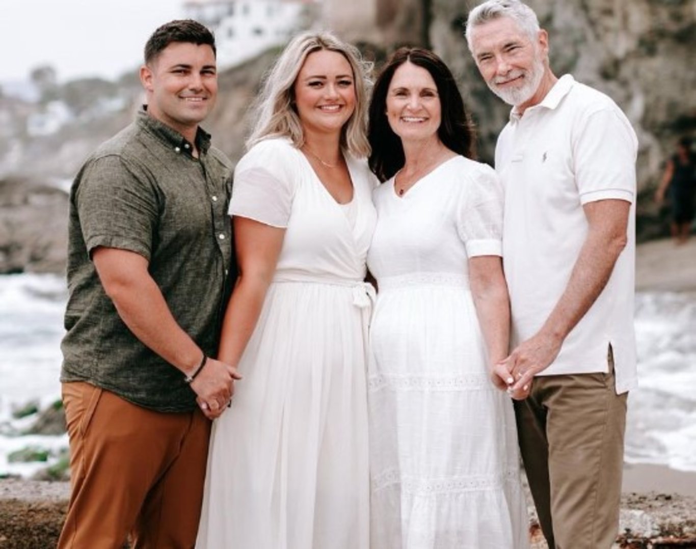 56 yaşındaki anneanne gelini hamile kalamayınca torununu kendi doğurdu