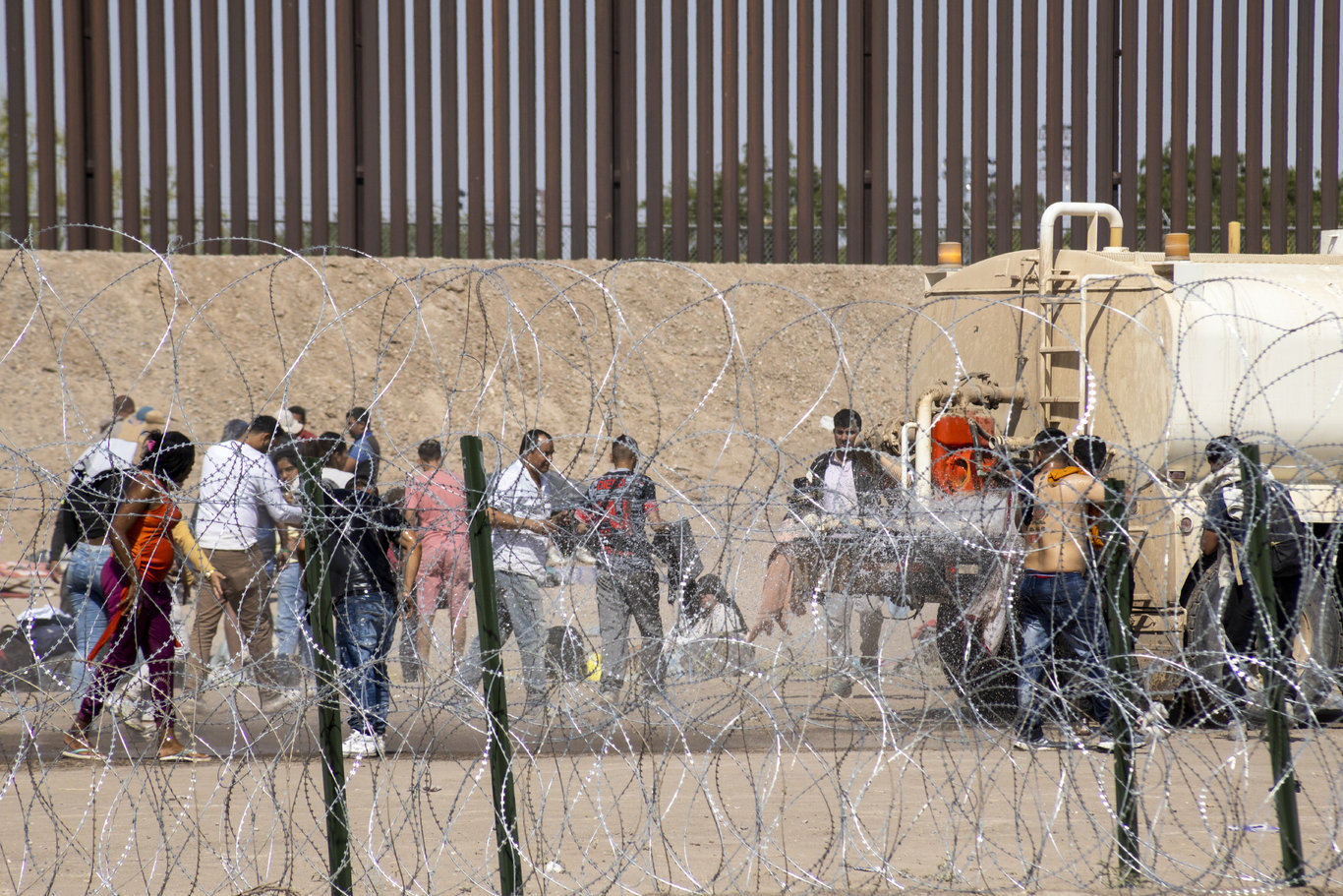 ABD'de göçmenlerin ülkeye gelmesini zorlaştırmayı hedefleyen yasa tasarısı kabul edildi