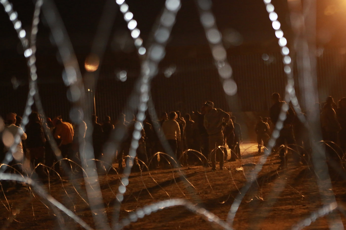 ABD'de göçmenlerin ülkeye gelmesini zorlaştırmayı hedefleyen yasa tasarısı kabul edildi