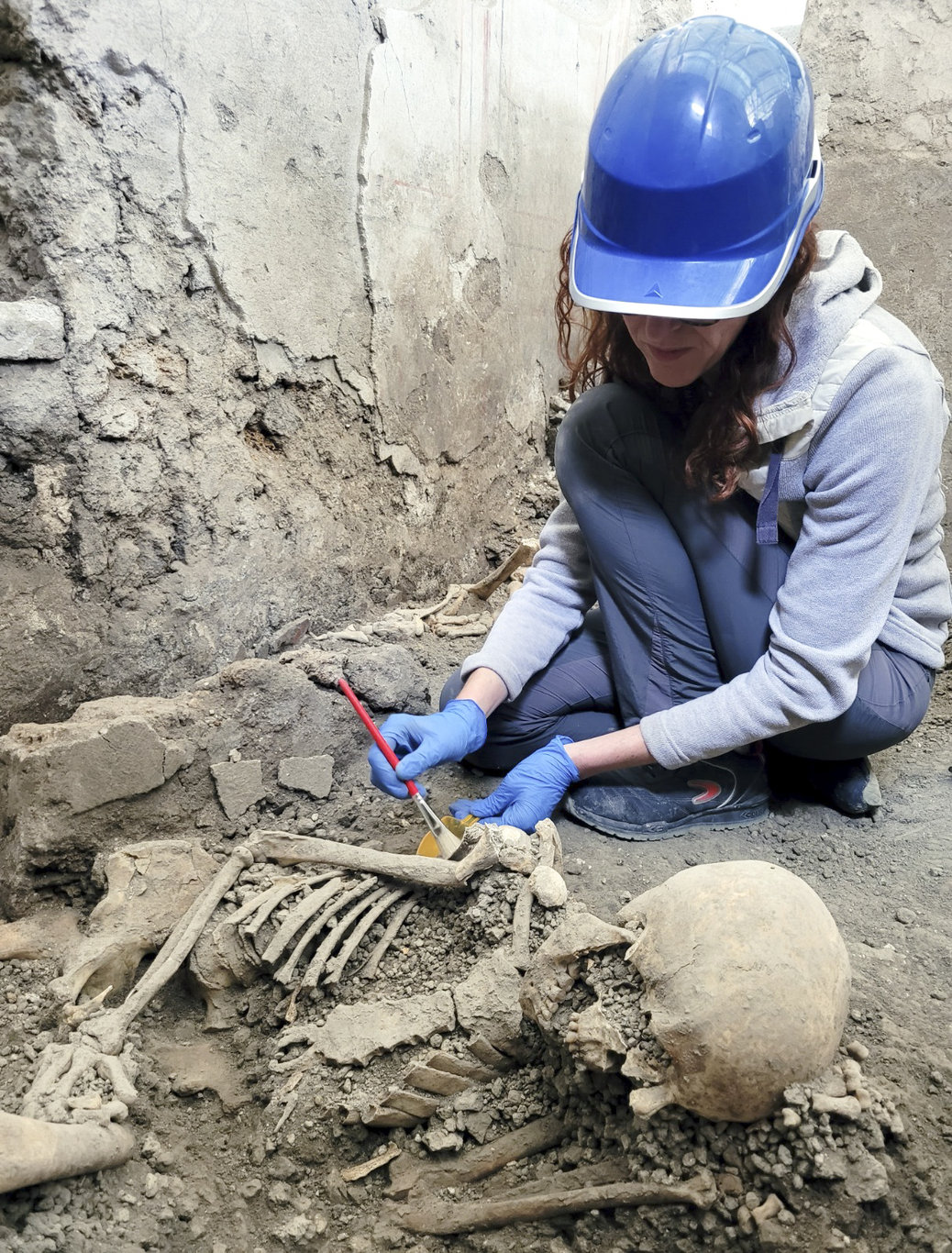 Pompei'deki kazılarda Vezüv'deki büyük patlamada ölen kişilere ait kalıntılar bulundu