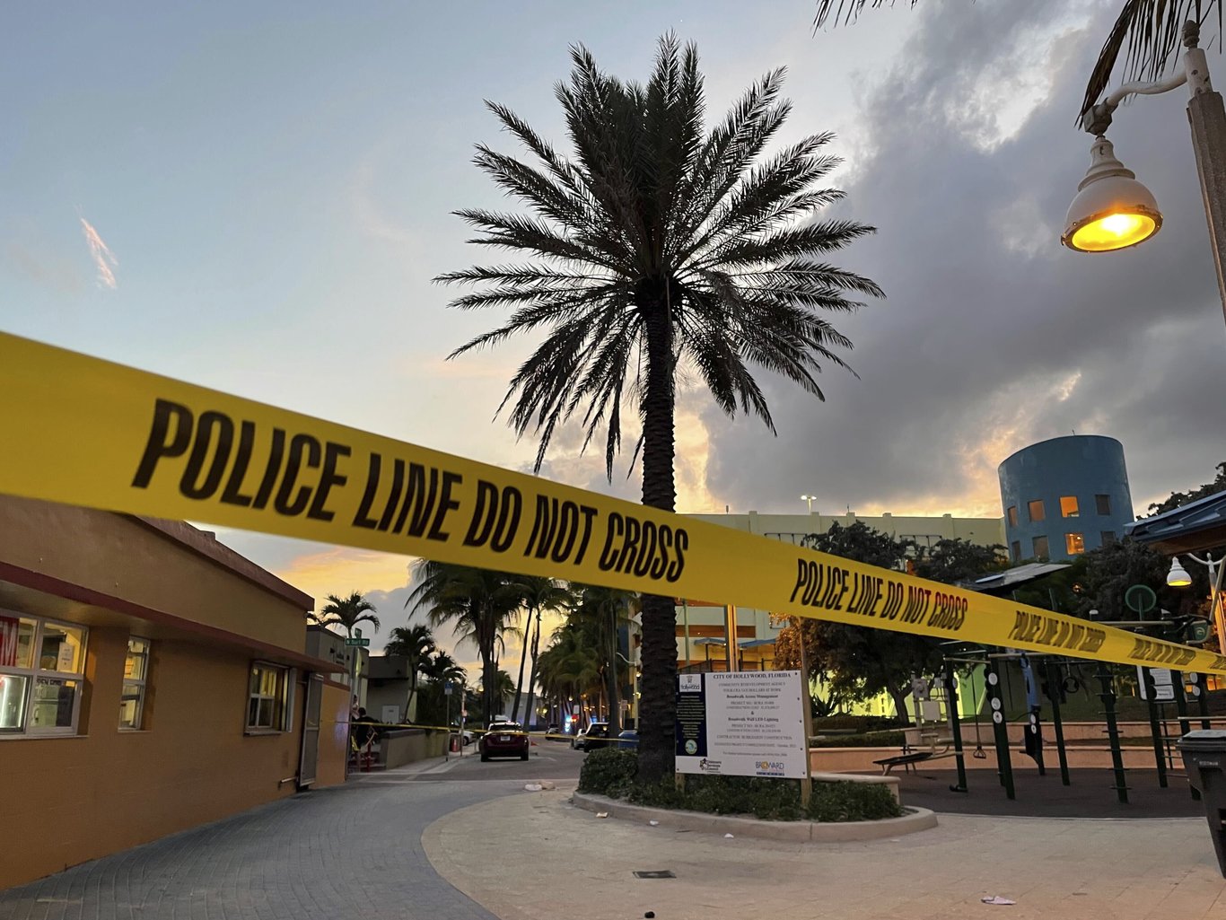 ABD'de Florida'nın Hollywood bölgesinde sahil yakınlarında silahlı saldırı: Çok sayıda kişi yaralandı!
