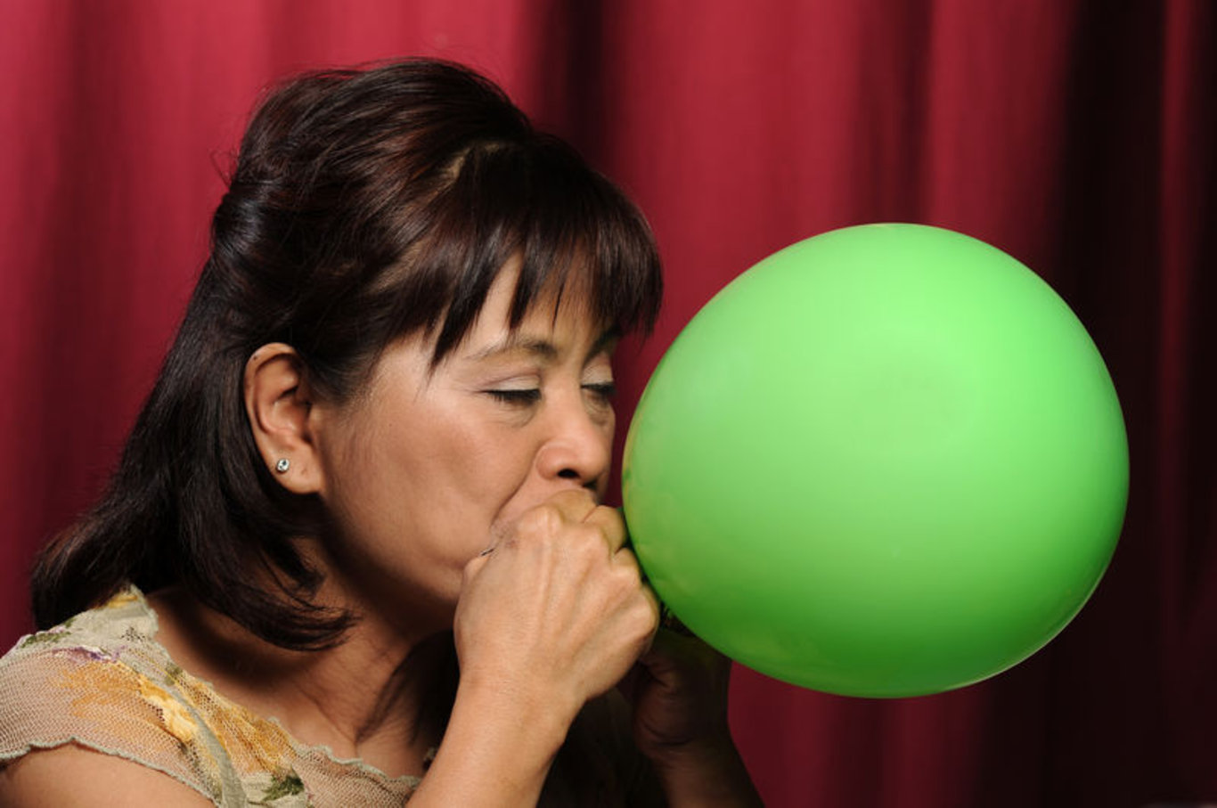 Genç bir yüz için en etkili 7 yüz yogası hareketi