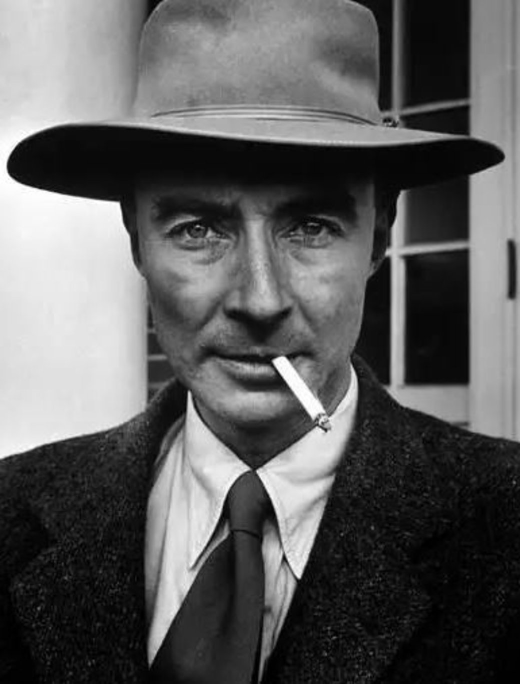 Atom bombasını bularak İkinci Dünya Savaşı'nı bitiren Oppenheimer! Juilus Robert Oppenheimer