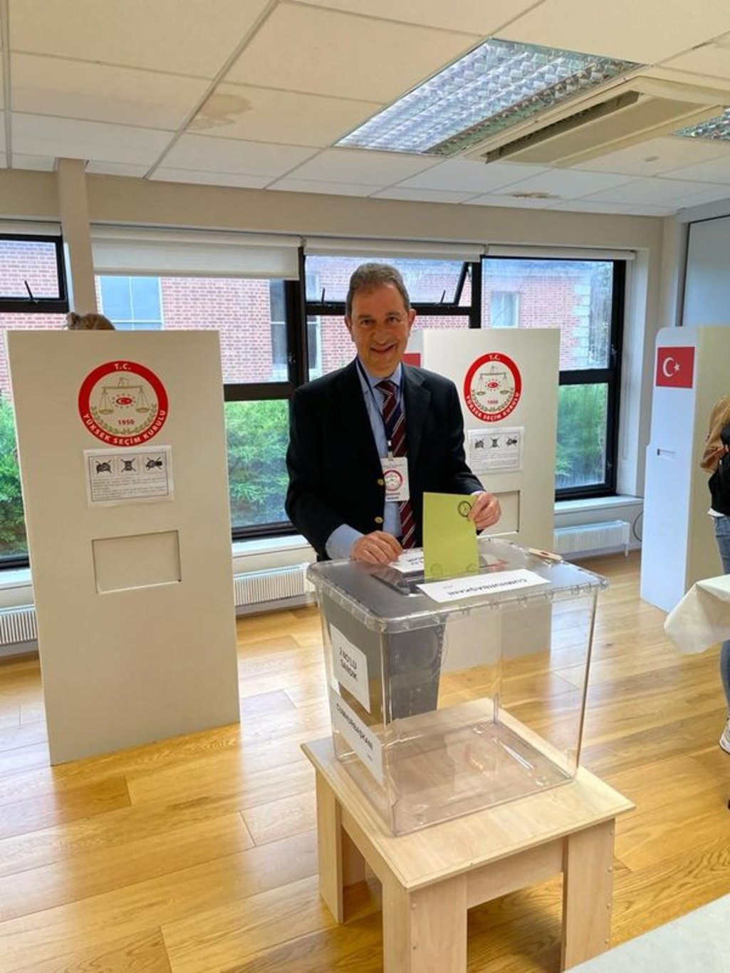 İkinci tur için yurt dışında oy işlemlerinde yoğun ilgi - 2023 Seçim Haberleri