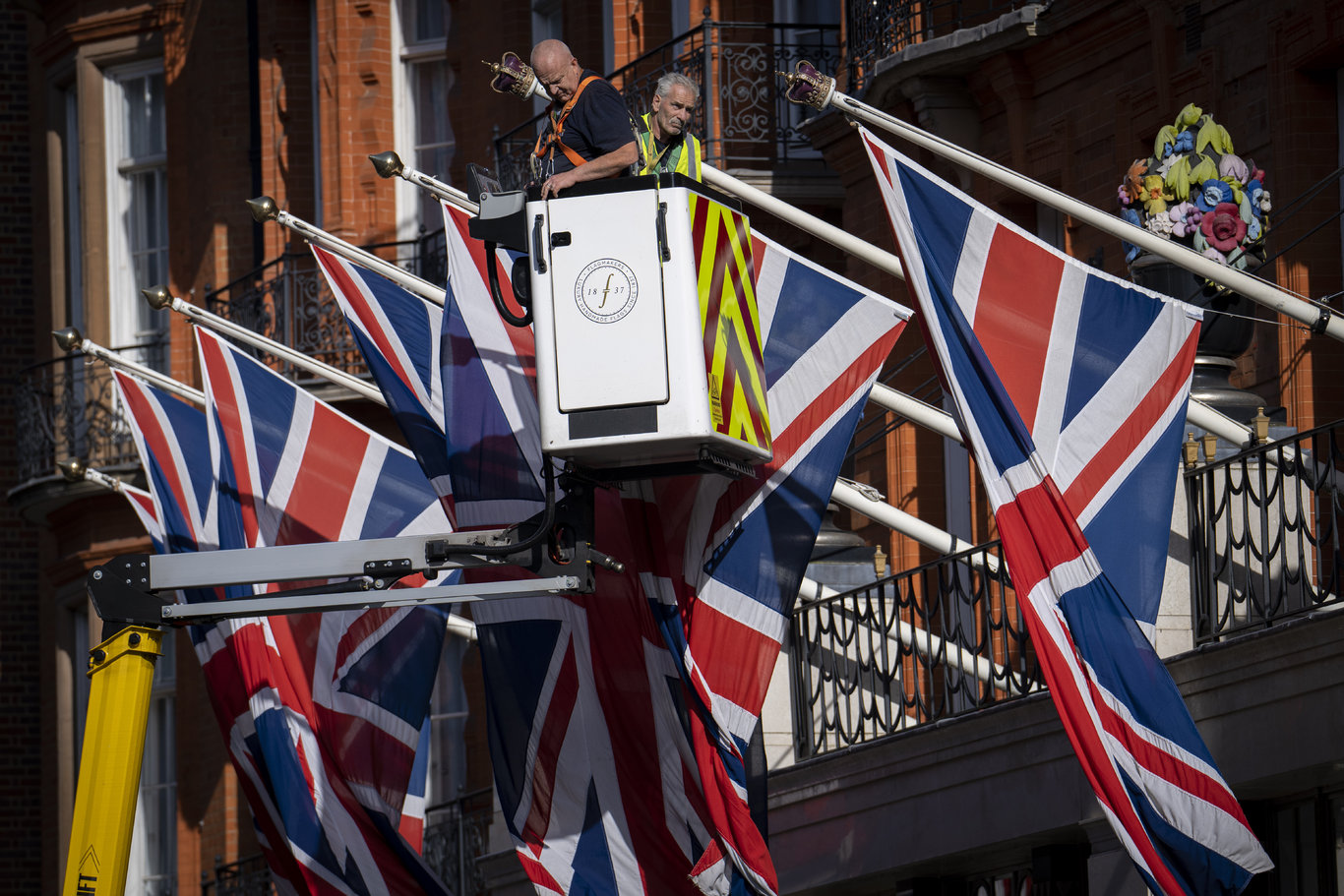 İngiltere'de sokaklar ve hediyelik eşya mağazalarında 