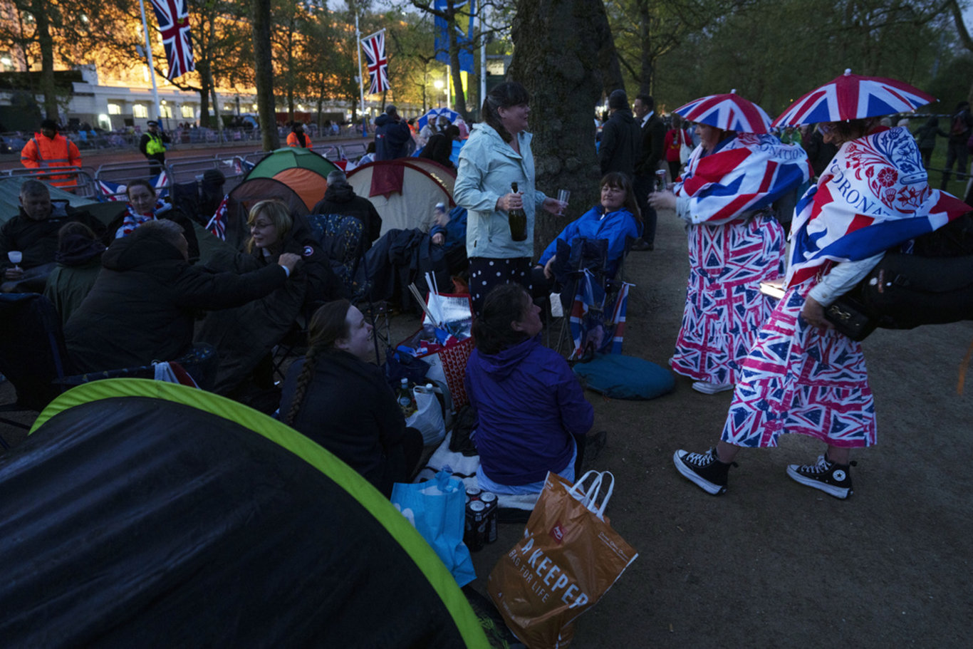 İngiltere'de tarihi gün: Kral Charles'ın taç giyme töreni başladı! - Öne çıkan haberler