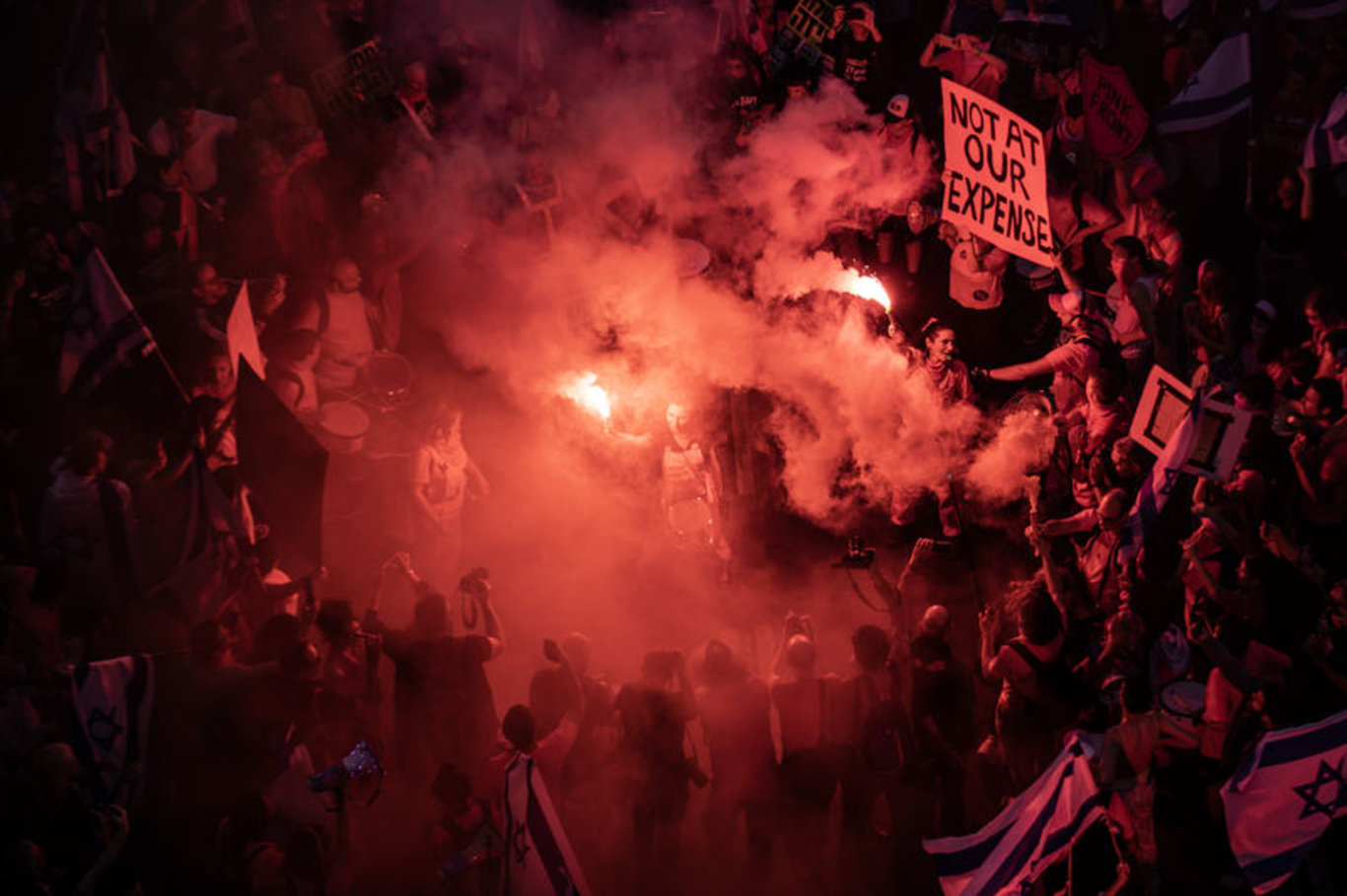 İsrail'de protestoların 20. haftası: On binlerce kişi meydanlara indi!