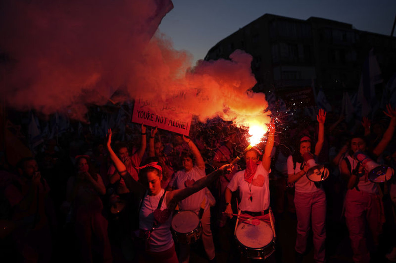 İsrail'de protestolar dinmiyor! Binlerce kişi hükümetin yargı düzenlemesine karşı protestoların 18. haftasında yine meydanlara çıktı