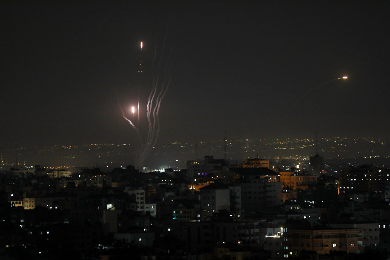 İsrail'in Gazze'ye saldırılarında hayatını kaybedenlerin sayısı yükseliyor! Netanyahu'dan saldırılara devam kararı