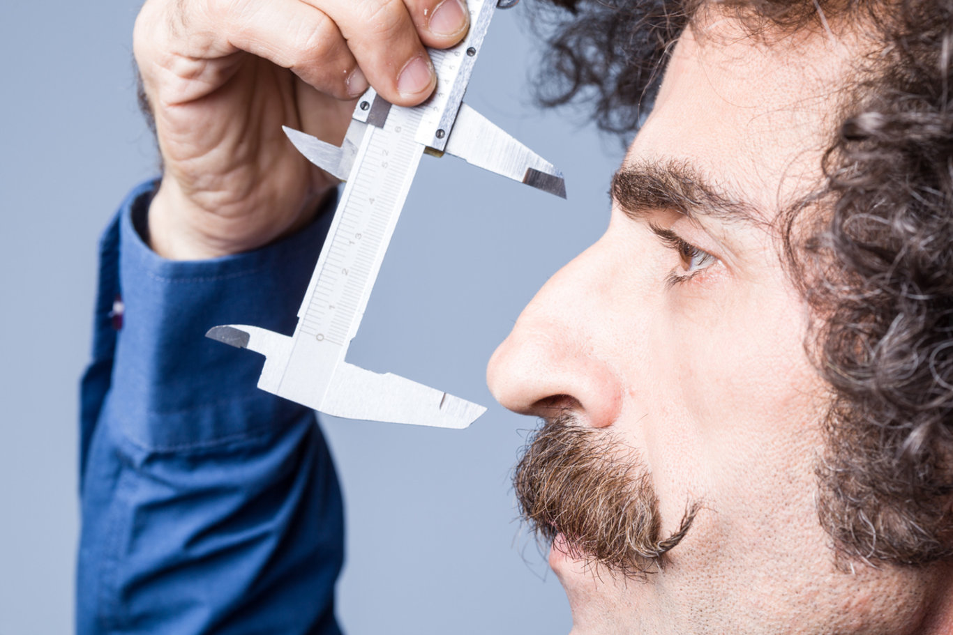 Dünya tarihinin en uzun burunlu insanı Thomas Wadhouse! Tam 19 santimetre!