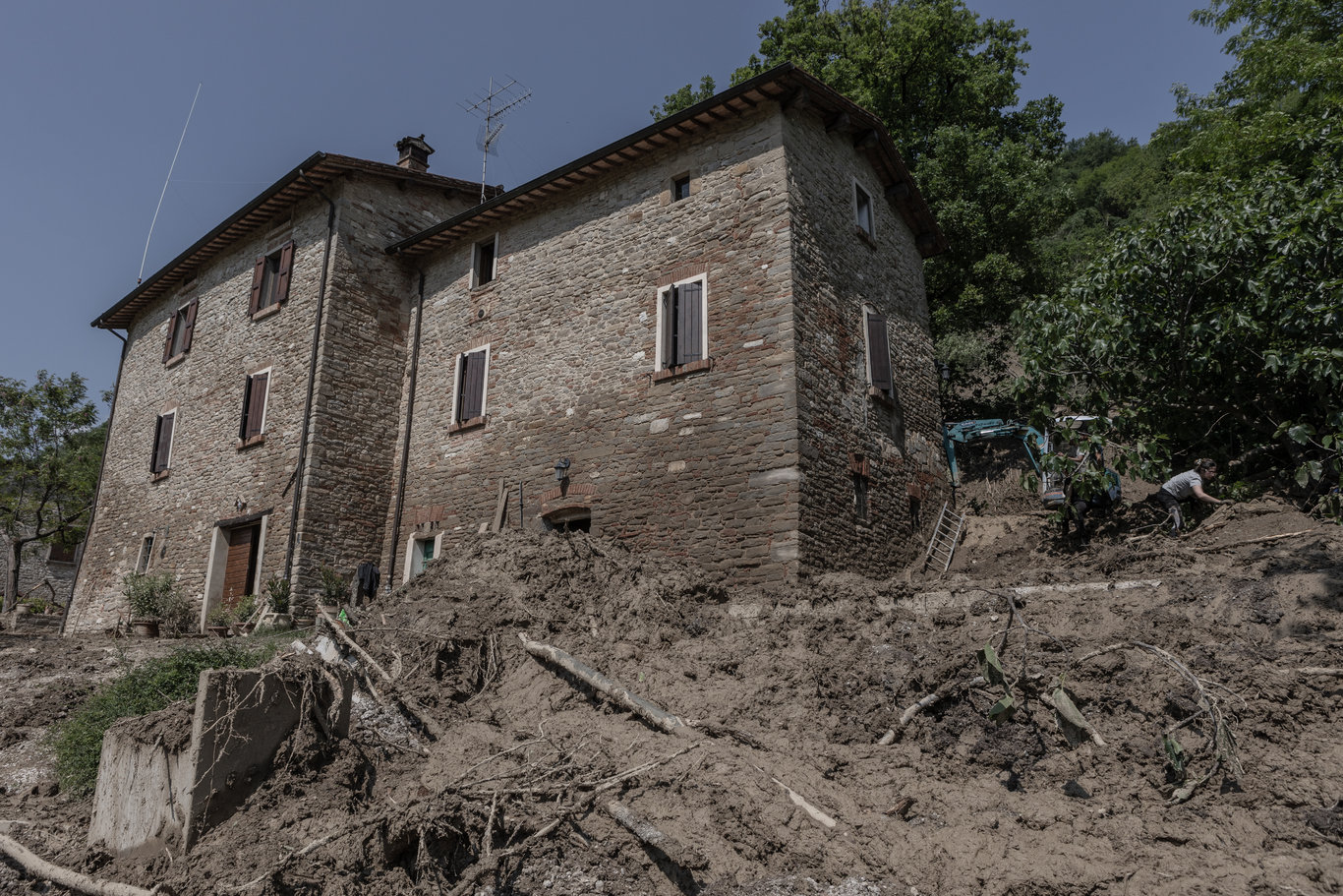 Son dakika: En az 14 kişi hayatını kaybetti: İtalya'da sel nedeniyle verilen 