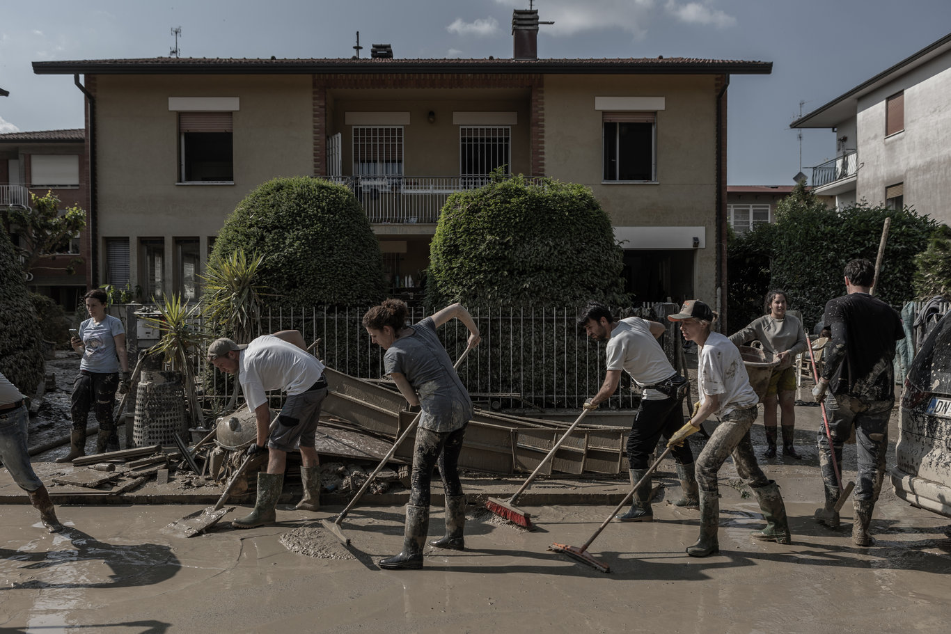 Son dakika: En az 14 kişi hayatını kaybetti: İtalya'da sel nedeniyle verilen 