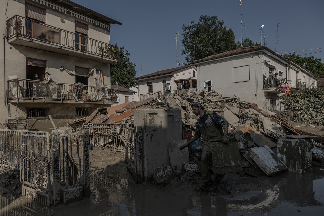 Son dakika: En az 14 kişi hayatını kaybetti: İtalya'da sel nedeniyle verilen 
