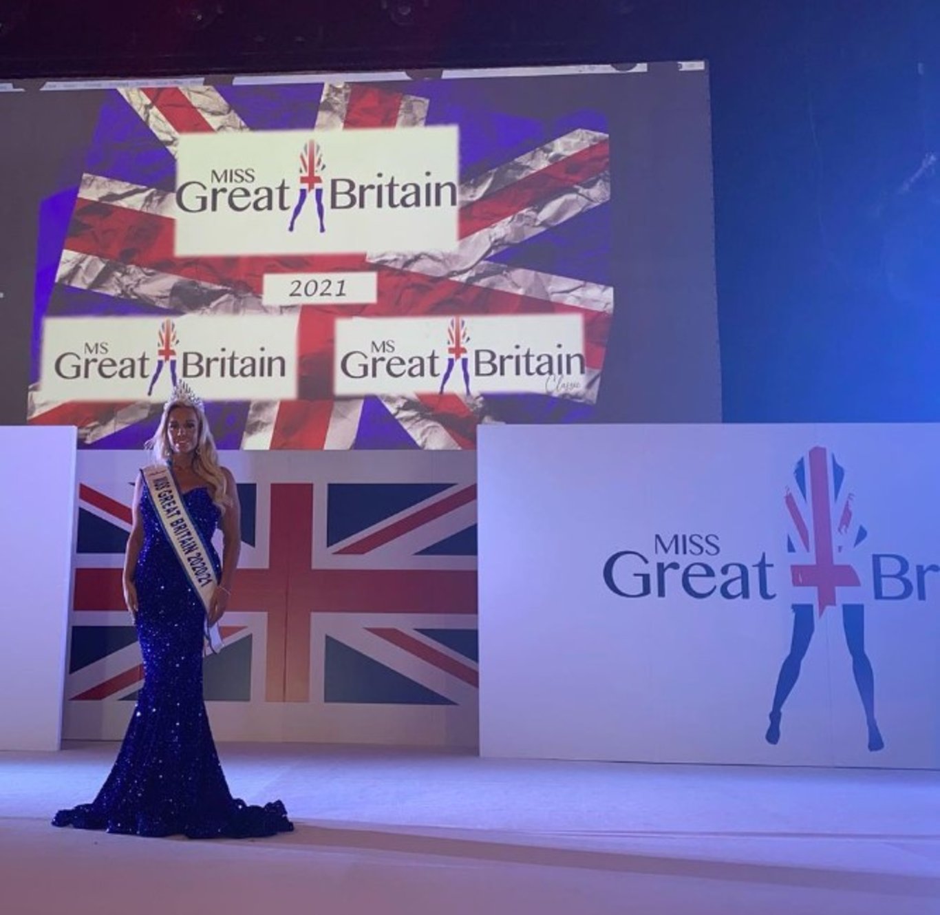 Kilolu diye terk edilen genç kadın hem kilo verdi hem de Britanya güzeli seçildi