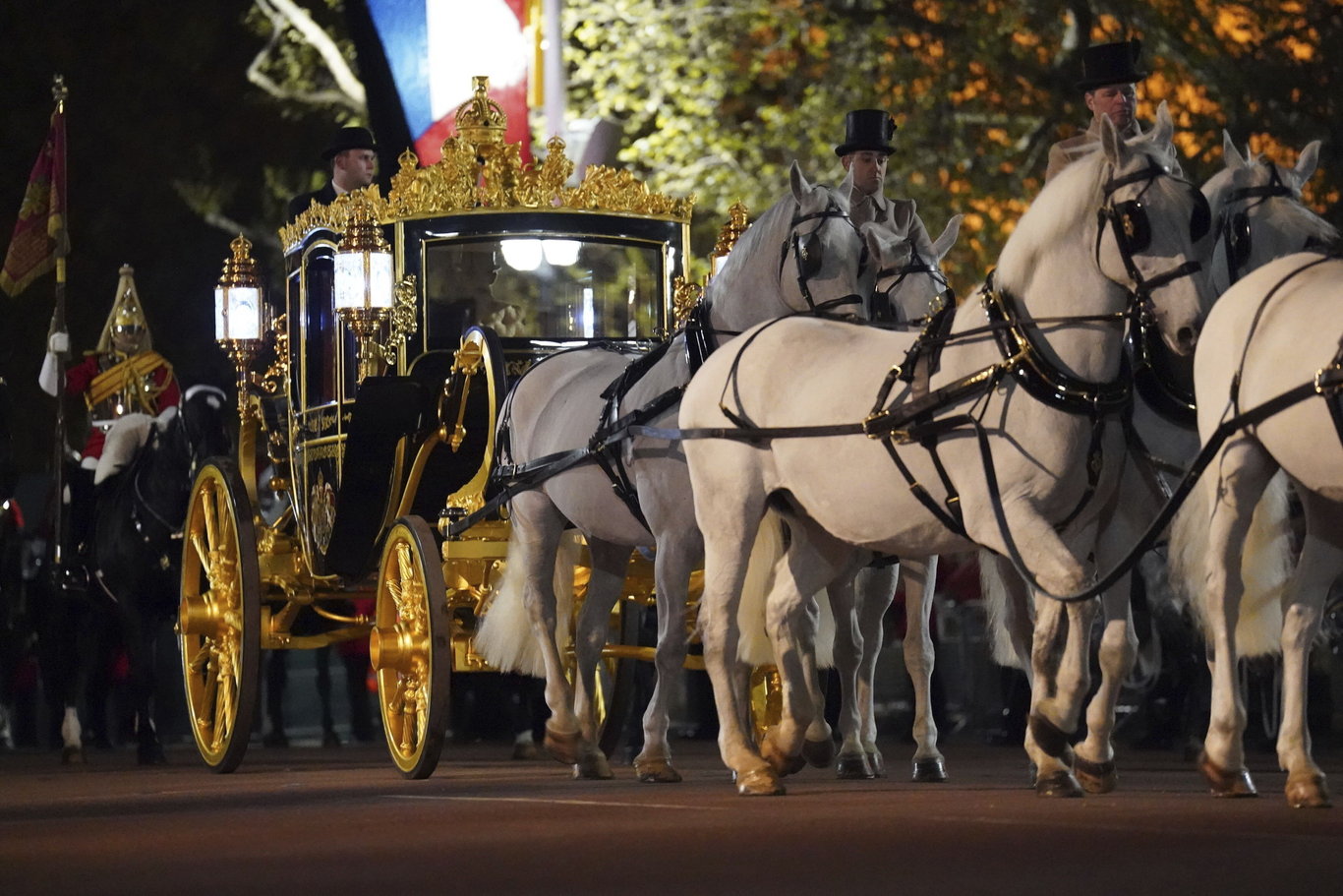 Kraliyet'te yeni dönem: Kral Charles'ın taç giyme törenine ilişkin hazırlıklar sürüyor!