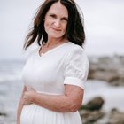 56 YAŞINDAKİ ANNEANNE TORUNUNU DOĞURDU