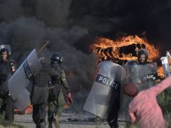 Pakistan’da kaos büyüyor: Ordu göreve çağrıldı