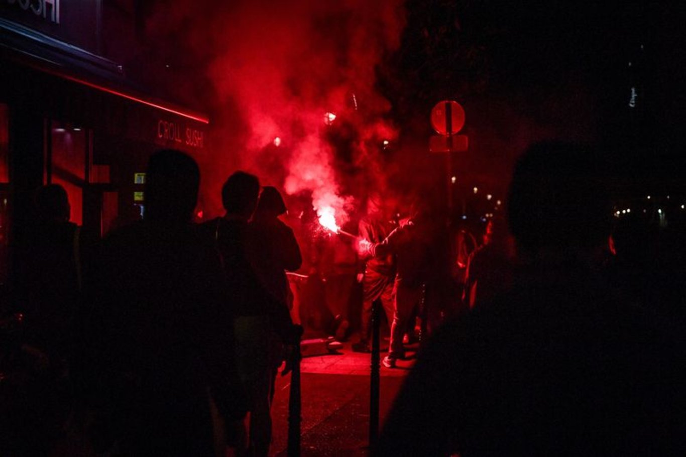 Binlerce kişi katıldı: Paris ve Berlin'deki 1 Mayıs gösterileri olaylı geçti