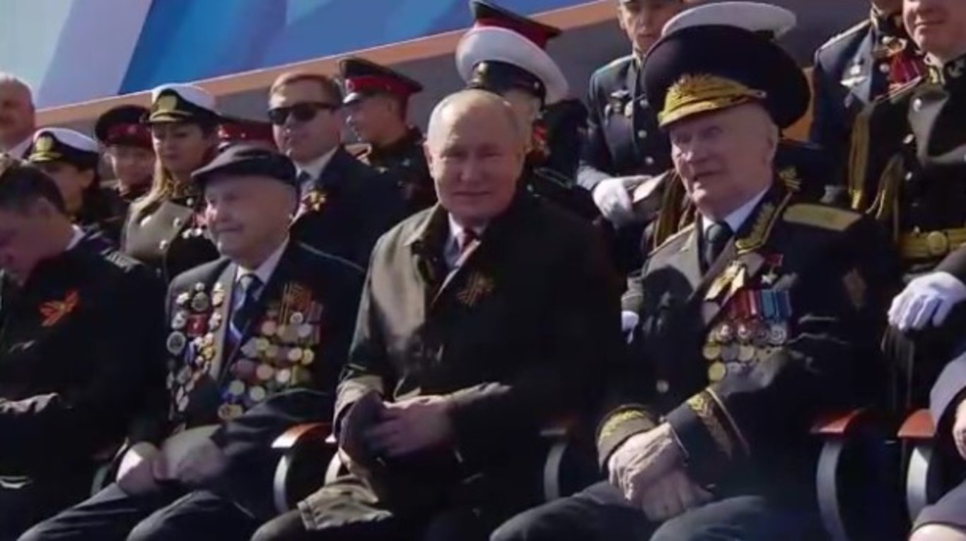 Rusya'da Zafer Günü kutlamalarında gövde gösterisi