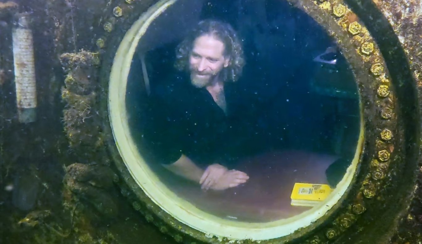 Su altında en uzun süre yaşayan insan rekoru kırıldı! 74 gün boyunca su altında yaşadı!