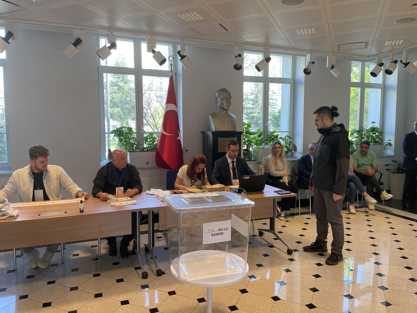 14 Mayıs seçimleri için yurt dışında oy kullanma işlemleri devam ediyor: YSK son durumu paylaştı - Seçim 2023 Haberleri