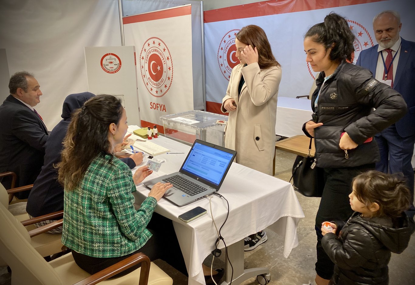 14 Mayıs seçimleri için yurt dışında oy kullanma işlemleri devam ediyor: YSK son durumu paylaştı - Seçim 2023 Haberleri