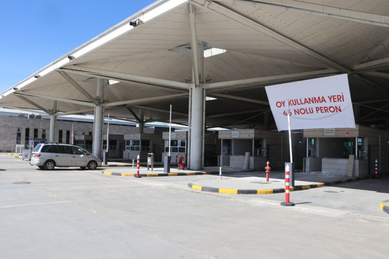 14 Mayıs seçimlerinde yurt dışı oy kullanma işlemleri devam ediyor: Yurt dışı oy kullananların sayısı 1 milyonu geçti - 2023 Seçim Haberleri