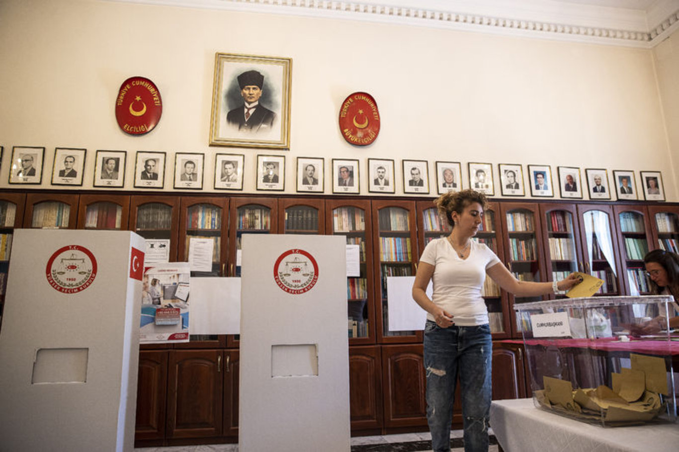 Cumhurbaşkanı Seçimi'nin ikinci turu için yurt dışında oy kullanma işlemi devam ediyor: Yurt dışında kaç kişi oy kullandı?