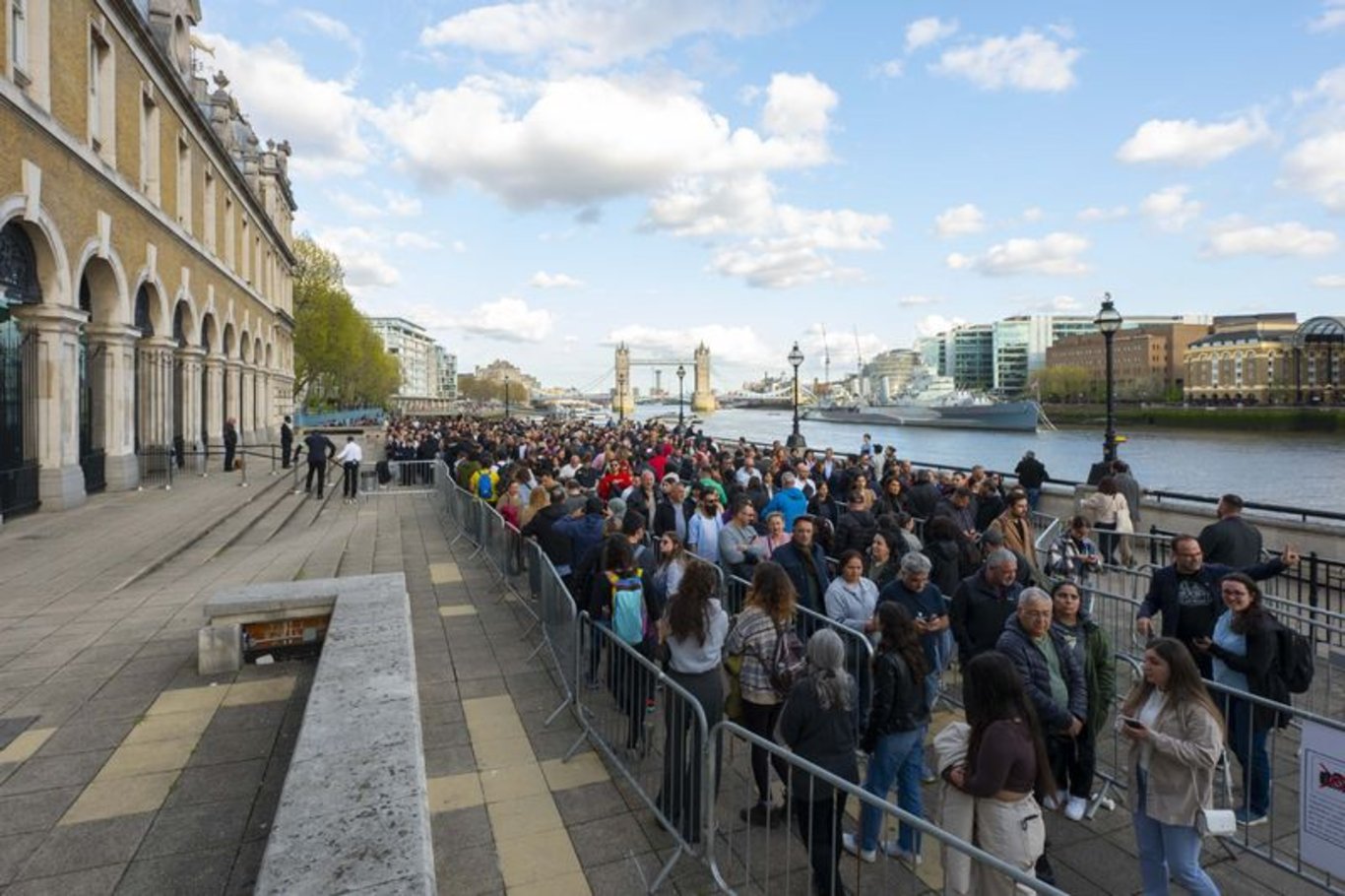 Yurt dışında 14 Mayıs seçimleri için oy verme işlemleri sürüyor: ABD ve İngiltere'de uzun kuyruklar oluştu