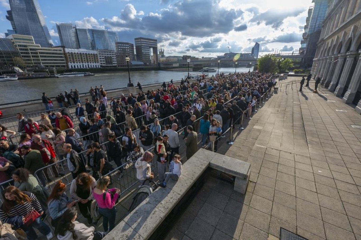 Yurt dışında 14 Mayıs seçimleri için oy verme işlemleri sürüyor: ABD ve İngiltere'de uzun kuyruklar oluştu