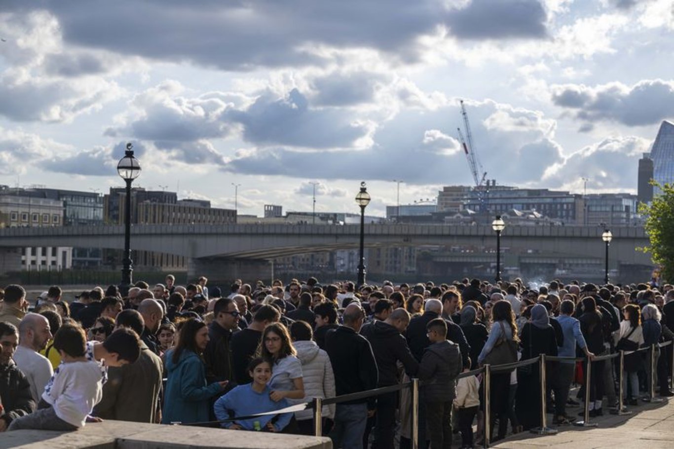 Yurt dışında 14 Mayıs seçimleri için oy verme işlemleri sürüyor: ABD ve İngiltere'de uzun kuyruklar oluştu