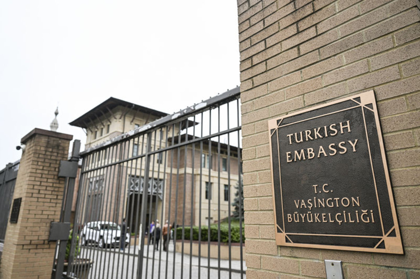 Yurt dışında 14 Mayıs seçimleri için oy verme işlemleri sürüyor: ABD ve İngiltere'de uzun kuyruklar oluştu