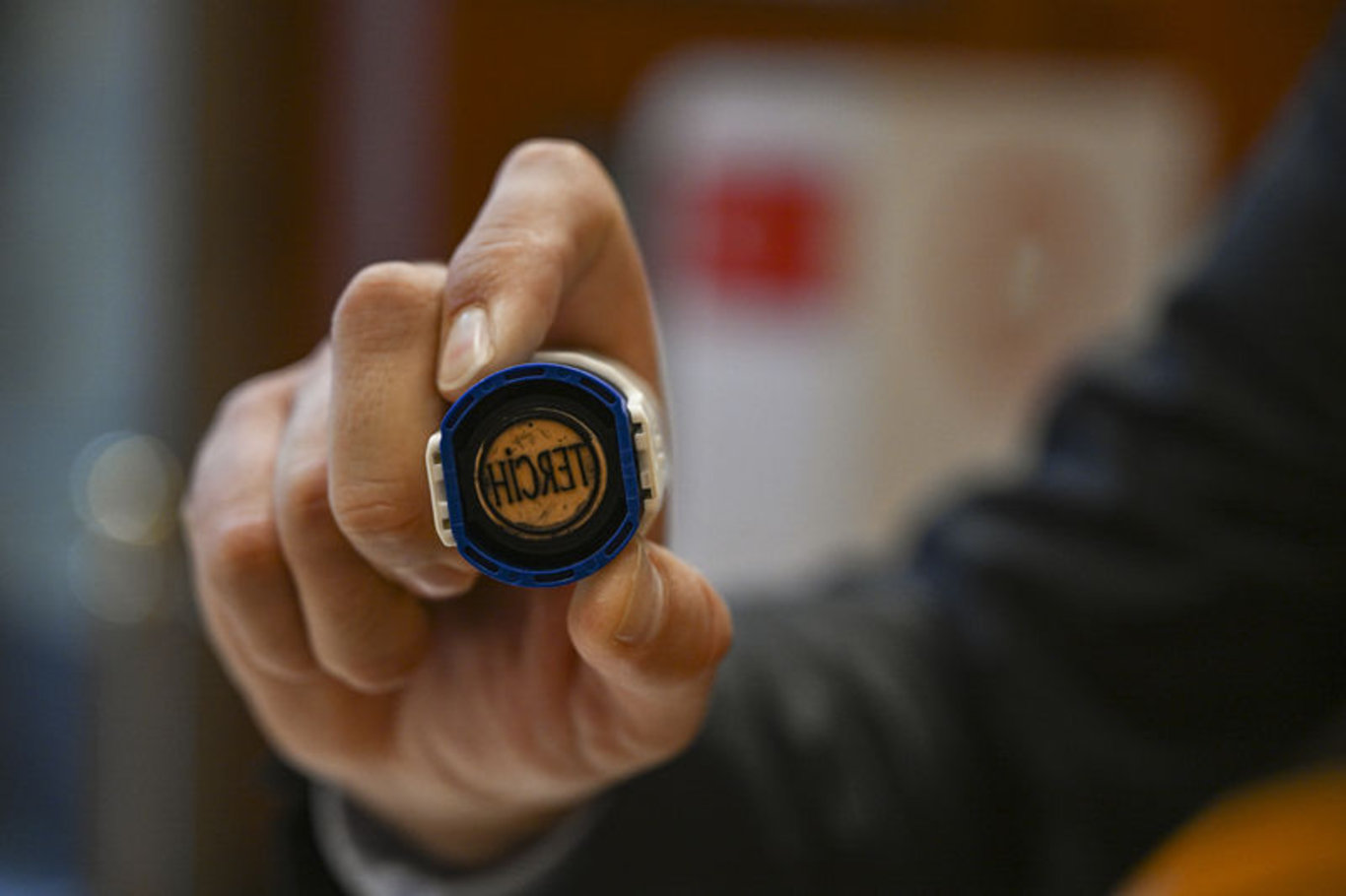 Yurt dışında 14 Mayıs seçimleri için oy verme işlemleri sürüyor: ABD ve İngiltere'de uzun kuyruklar oluştu