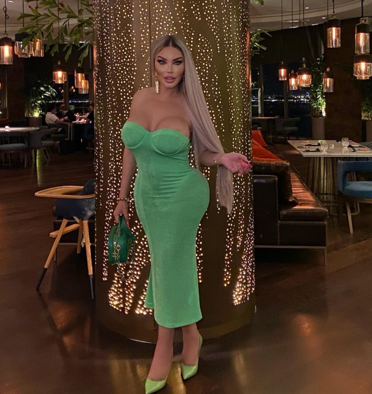 Barbie gibi gözükmek için 1 milyon dolar harcayan Jessica Alves