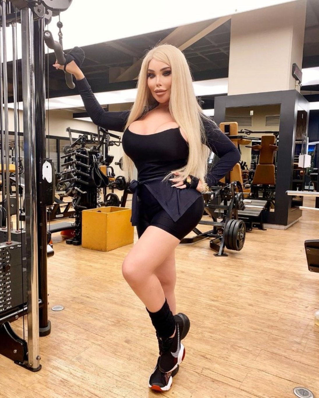Barbie gibi gözükmek için 1 milyon dolar harcayan Jessica Alves