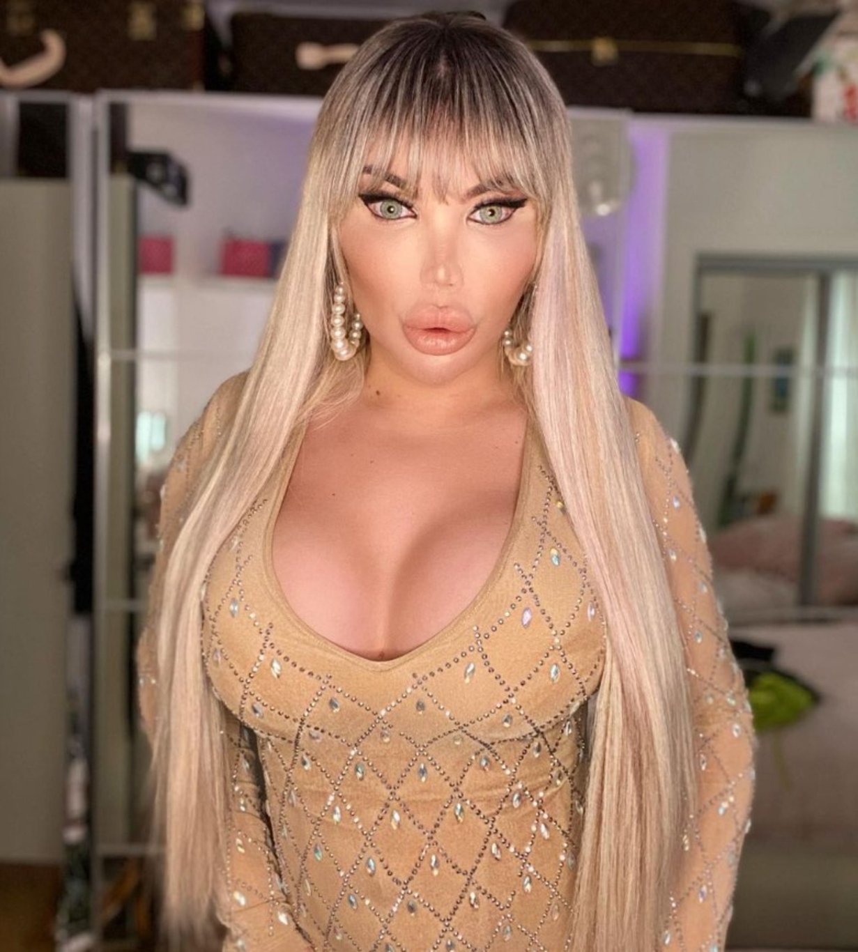 Barbie gibi gözükmek için 1 milyon dolar harcayan Jessica Alves