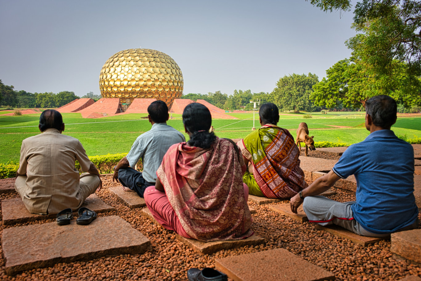 Hindistan'ın Auroville şehrinde yaşayan insanlar para, din ve siyaset olmadan yaşıyor