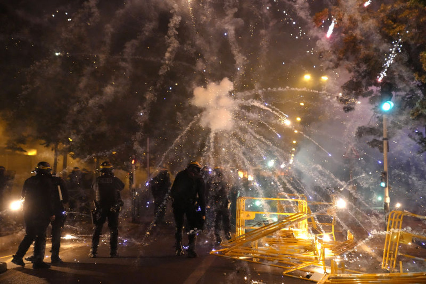 Fransa ayağa kalktı! Protestolar Belçika'ya sıçradı, yüzlerce kişi gözaltında! - Son dakika dünya haberleri