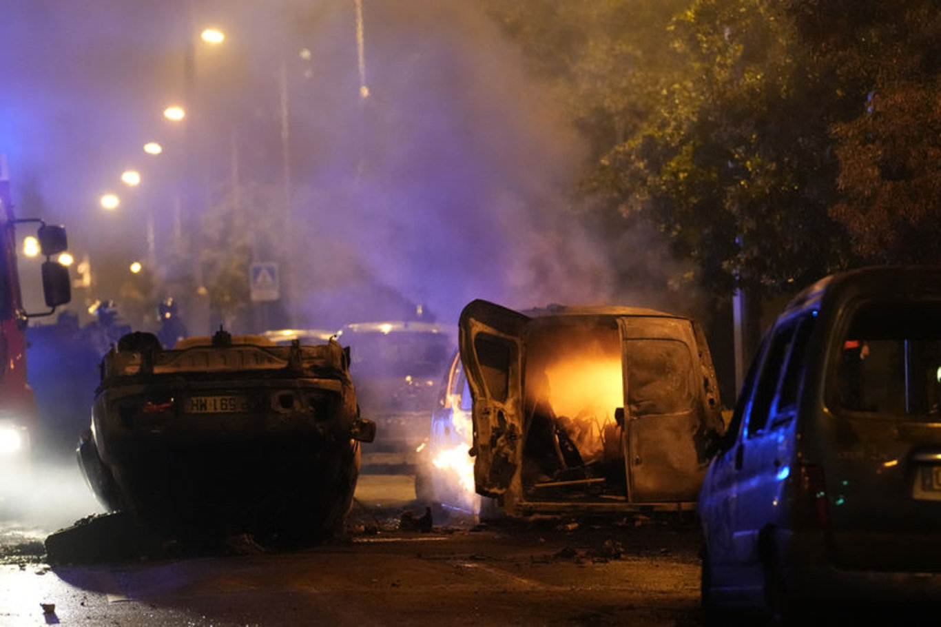 Fransa ayağa kalktı! Protestolar Belçika'ya sıçradı, yüzlerce kişi gözaltında! - Son dakika dünya haberleri