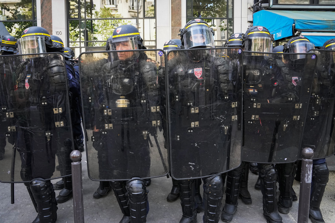 Fransa'da emeklilik yaşını yükselten reforma karşı ülke genelinde protesto: Binlerce kişi katıldı!