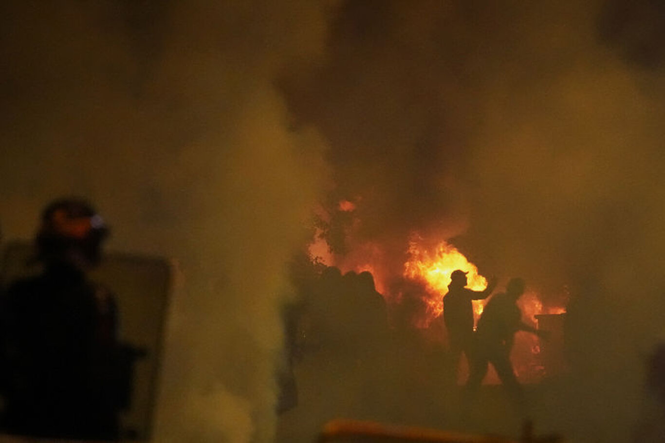 Fransa'yı ayağa kaldıran ölüm: Genç sürücünün öldürülmesini ardından başlayan protestolar sürüyor